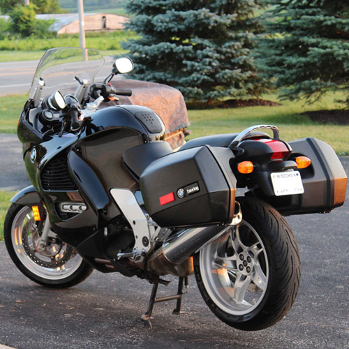 Accesorios de carga que debes llevar en tu viaje en moto